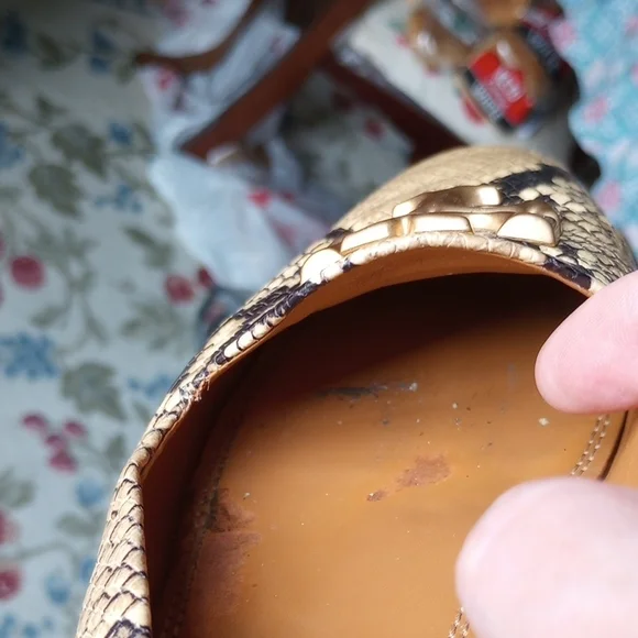 Tory Burch Cream and Brown Flats with Tassel Detail - Picture 14 of 16